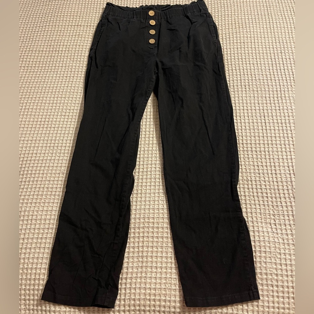 Black Button-Front Cropped Pants